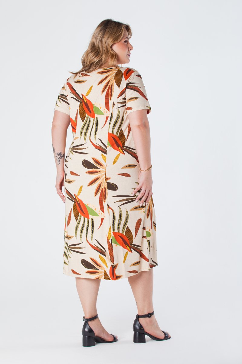 Vestido Midi Plus Size com Estampa Digital Decote V Recortes
