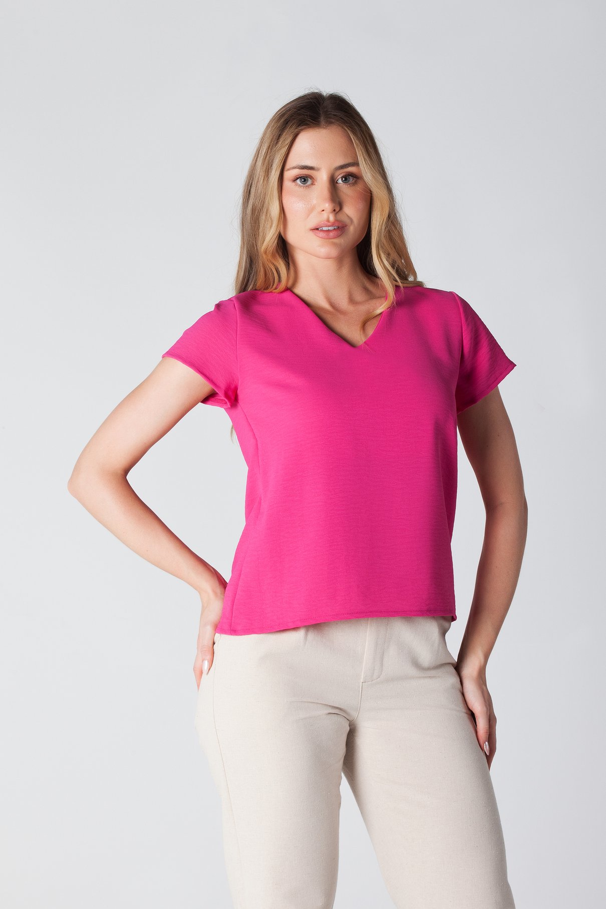02 blusa em crepe decote v pink nina