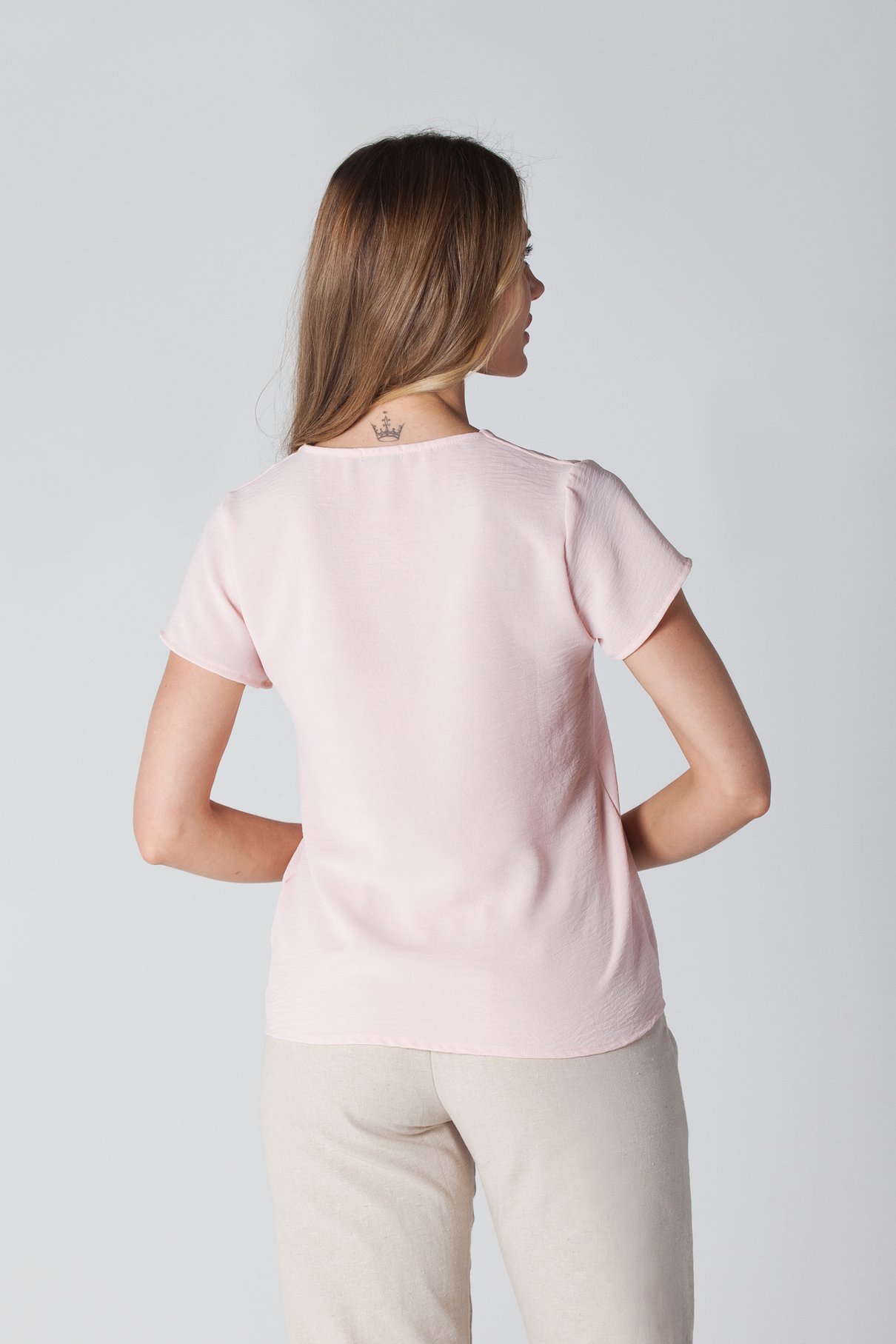 02 blusa em crepe decote v rosa bebe nina