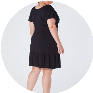 07 vestido curto plus size com decote v manga ampla e barra de babado rosa luna