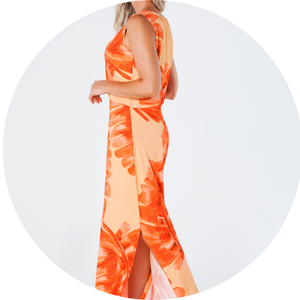 32 vestido longo sem manga com fendas laterais e estampa digital viscose acetinada miranda