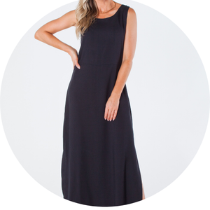 34 vestido longo sem manga com fendas laterais e estampa digital viscose acetinada miranda