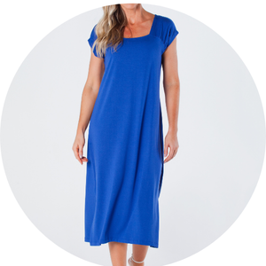 05 vestido midi reto gola quadrada ombro franzido e fendas laterais vermelho livia