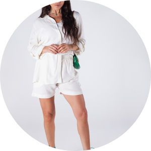 02 camisa manga longa e martingale botoes funcionais off white
